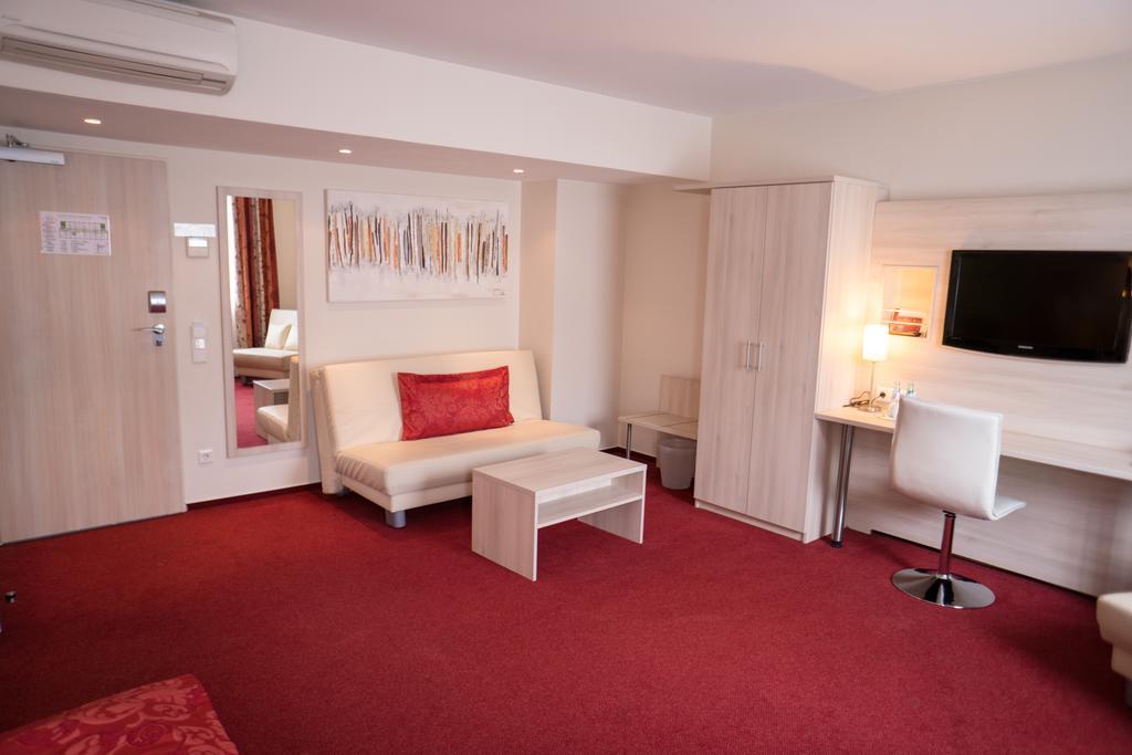 Hotel Roedelheimer Hof - Am Wasserturm Frankfurt am Main Room photo