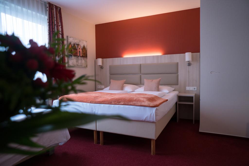 Hotel Roedelheimer Hof - Am Wasserturm Frankfurt am Main Room photo