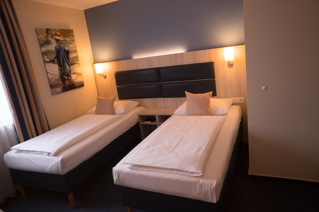 Hotel Roedelheimer Hof - Am Wasserturm Frankfurt am Main Room photo